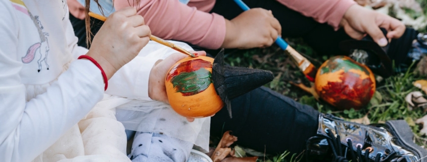 kids doing Halloween art projects